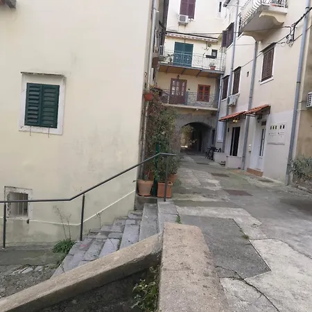Apartment Zlatko , Steps To The Sea
