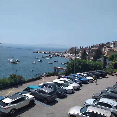 Zlatko , Steps To The Sea Apartment Opatija